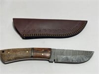 DAMASCUS STEEL KNIFE WITH LEATHER SHEATH 8in L