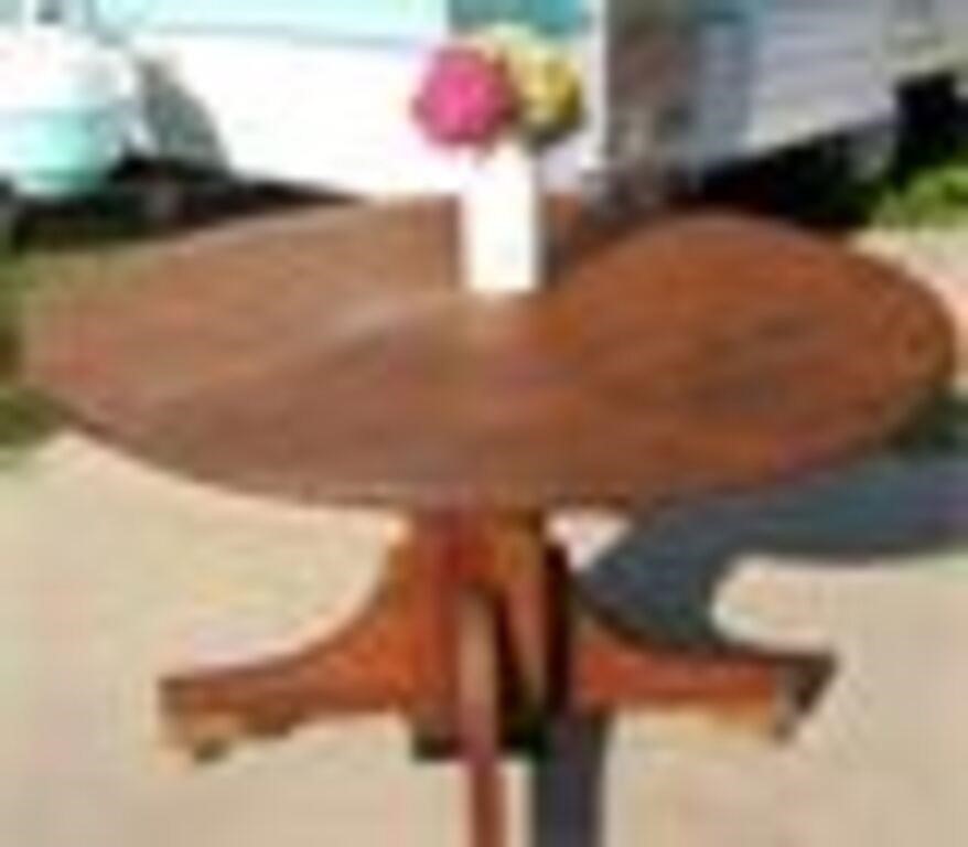 Antique Walnut? Round Pedestal Table