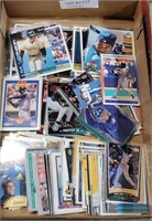 FLAT OF ASSORTED MLB TRADING CARDS