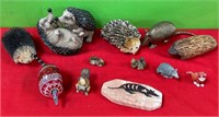 11 - LOT OF COLLECTIBLE FIGURINES (R22)