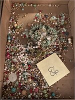 CRAFT LOT / VINTAGE BEADS AND MORE