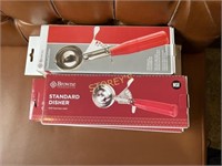4 NEW Browne Ice Cream Scoops / Dishers