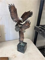 1992 USA, legends eagle sculpture