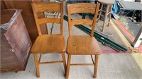 2$ wood chairs