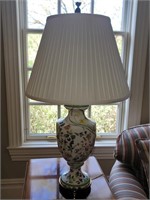Asian Style Floral Vase Lamp