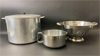 Large Stockpot, Colander and Measuring Cup