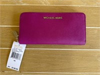 Michael Kors pink jet, set travel wallet