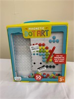 BRAND NEW Magnetic Dot Art Kit