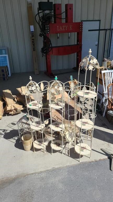 METAL PLANT STANDS, POTS AND DECOR