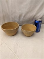 RRPC[Roseville] Mixing Bowls, small has Age Crack