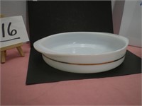 Pyrex Round Cake Dish, White with Gold Band