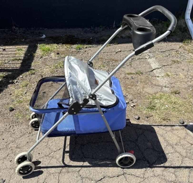 Pet stroller. Excellent condition