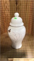Butterfly vase with lid