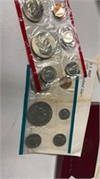 1977 Uncirculated mint coin set large Ike Dollars