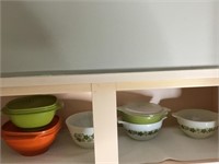 Vtg Pyrex Glass Mixing Bowls & Tupperware Set