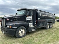 203. 1993 Kenworth T600 Fuel Delivery Truck