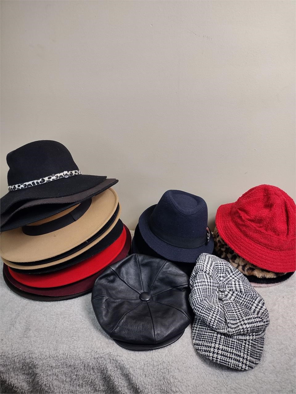 Women's Hats (21)