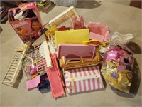 Lot of Barbie Sets / Accessories