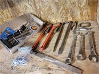 Flat of Tools Pipe Wrench/Wrenches