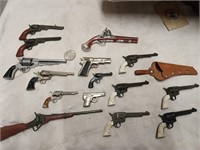 17 Miniature toy guns, look at pictures  most are