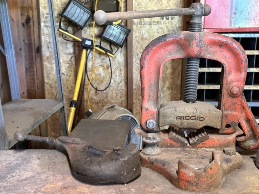 Rigid No. 25 Pipe Vise and No. PC2 Pipe Cutter