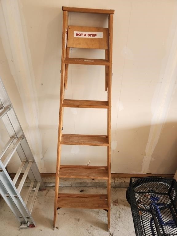 Werner 6' Wood Step Ladder