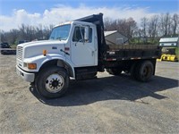 1995 International 4900 single axle dump truck.
