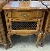 French Provincial End Table with Cabriole Legs