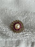 VINTAGE 10KT GOLD PEARL AND RUBY RING SZ 7.5
3.9