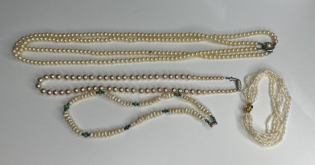 3X PEARL NECKLACES AND 1X BRACELET