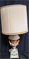Porcelain Capodimonte-style table lamp