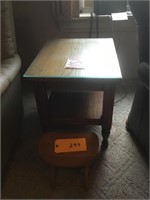 END TABLE GLASS TOP, SM STOOL 12" ACROSS