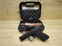 Glock 17 FXD 9mm Semi Auto, 2-17rd Mags, Case