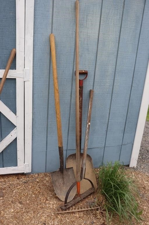 Garden Tool Lot