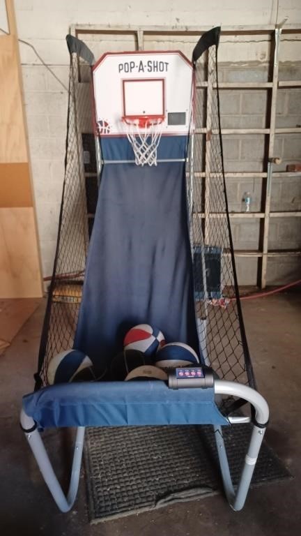 Electronic POP-A-SHOT with basketballs