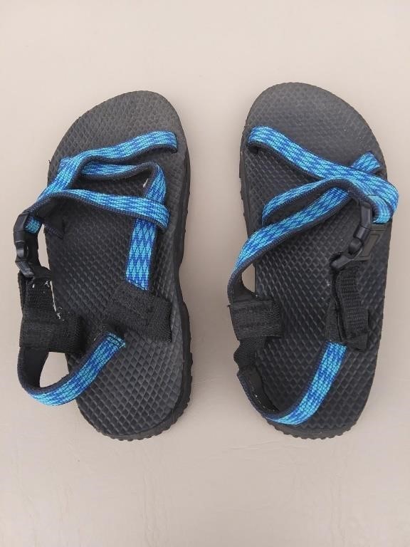 F1) Sandals, Size 9, Like new