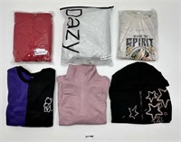 LOT OF WOMENS SWEATER