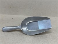 Aluminum scoop