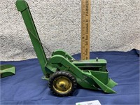 Early JD Metal Wheel JD  Toy Tractor With Picker