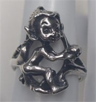 Vintage Cyvra Sterling Silver Pixie Ring
Size 6