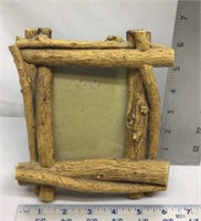 D2) VERY CUTE "LOG/WOOD" PICTURE FRAME