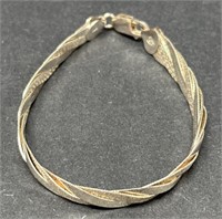 (E) Sterling Silver Weaved Bracelet. .312ozt