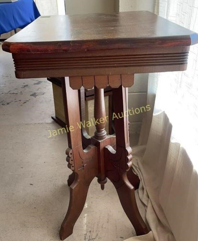 Victorian Side Table 24x17x31"