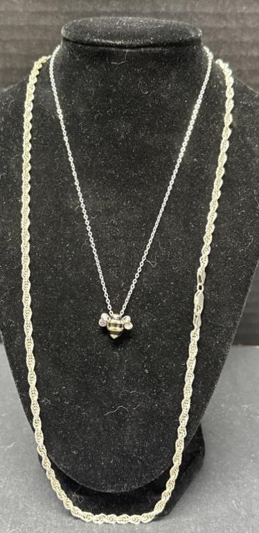 (F) Sterling Silver Link Necklace and Bee Charm
