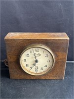 Vintage Waltham electric mantel clock
