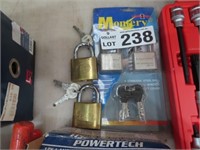 Qty of New & Used Locks