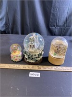 Random Snow Globes, look at pics for condition
