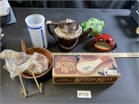 Random Kitchen Lot - Frog, spoonrest & More