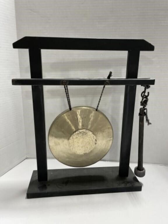 Gong on metal stand, 18 " tall