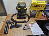 Stanley SHOP VAC -3 gallon w hose, wand & 2 floor